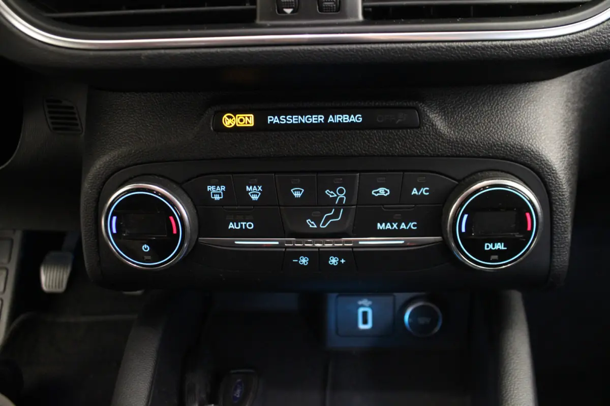 1.0 EcoBoost Titanium Business |Navi|
