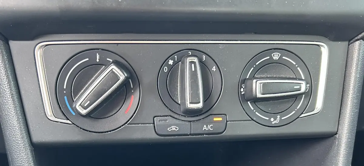 1.2 TSI Highline 90PK | Volledige Onderhoudshistorie | 5 Deurs | Parkeersensoren Voor en Achter | Airco | Cruise Control | Lichtmetalen Velgen | 2 Sleutels | Armsteun |