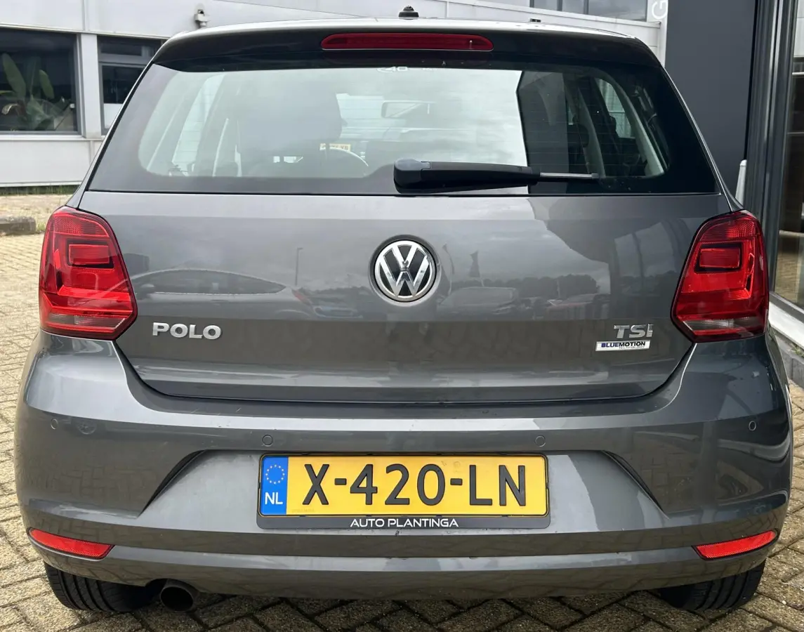 1.2 TSI Highline 90PK | Volledige Onderhoudshistorie | 5 Deurs | Parkeersensoren Voor en Achter | Airco | Cruise Control | Lichtmetalen Velgen | 2 Sleutels | Armsteun |