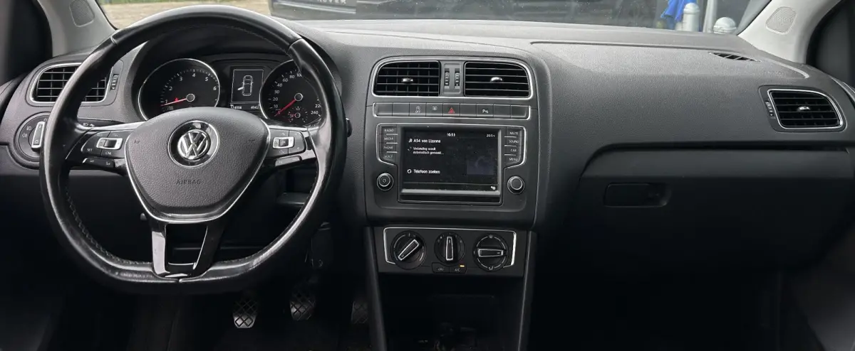 1.2 TSI Highline 90PK | Volledige Onderhoudshistorie | 5 Deurs | Parkeersensoren Voor en Achter | Airco | Cruise Control | Lichtmetalen Velgen | 2 Sleutels | Armsteun |