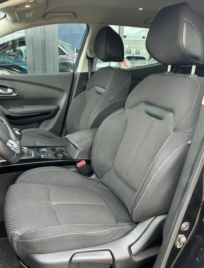 1.2 TCe Intens 131PK | Trekhaak | 1500KG Trekgewicht | Achteruitrijcamera | Parkeersensoren Voor en Achter | Navigatie | Cruise Control | Climate Control | 2 Sleutels |