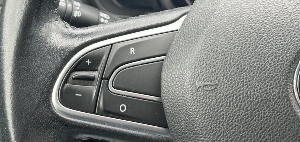 1.2 TCe Intens 131PK | Trekhaak | 1500KG Trekgewicht | Achteruitrijcamera | Parkeersensoren Voor en Achter | Navigatie | Cruise Control | Climate Control | 2 Sleutels |