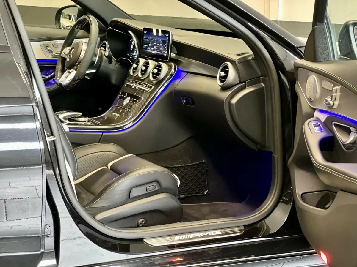 63 AMG S | Full | Keramische Remmen | 360 Camera | Schaalstoelen | HUD | Dodehoek |