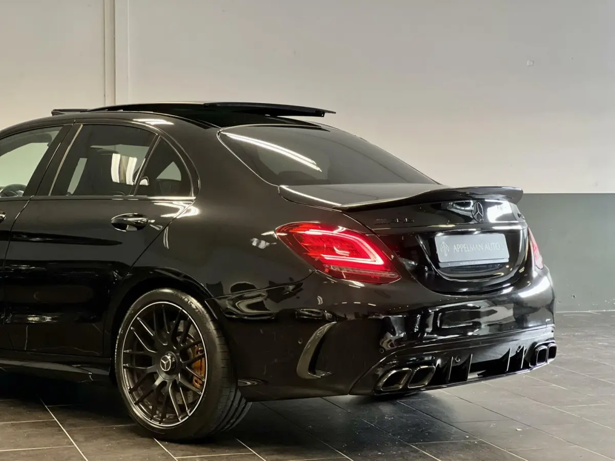 63 AMG S | Full | Keramische Remmen | 360 Camera | Schaalstoelen | HUD | Dodehoek |