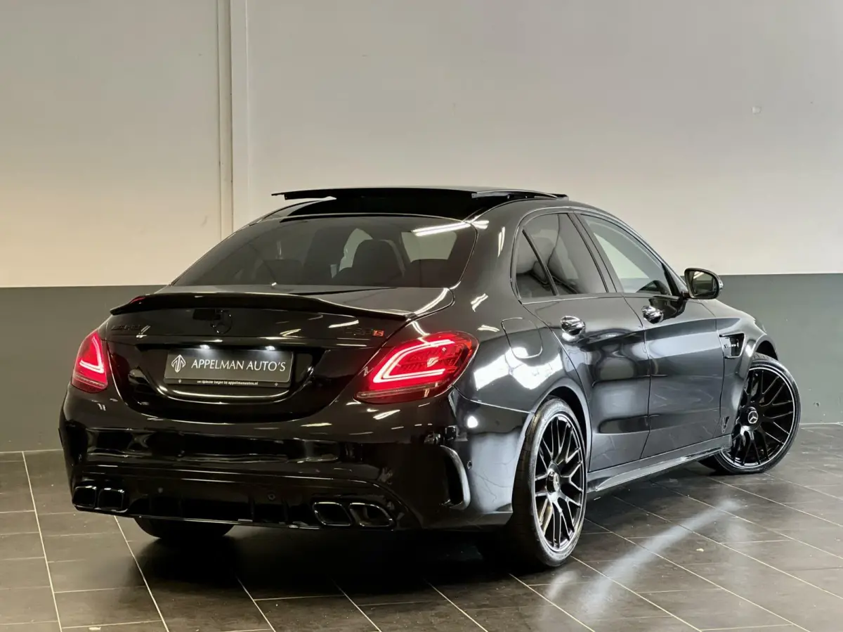 63 AMG S | Full | Keramische Remmen | 360 Camera | Schaalstoelen | HUD | Dodehoek |