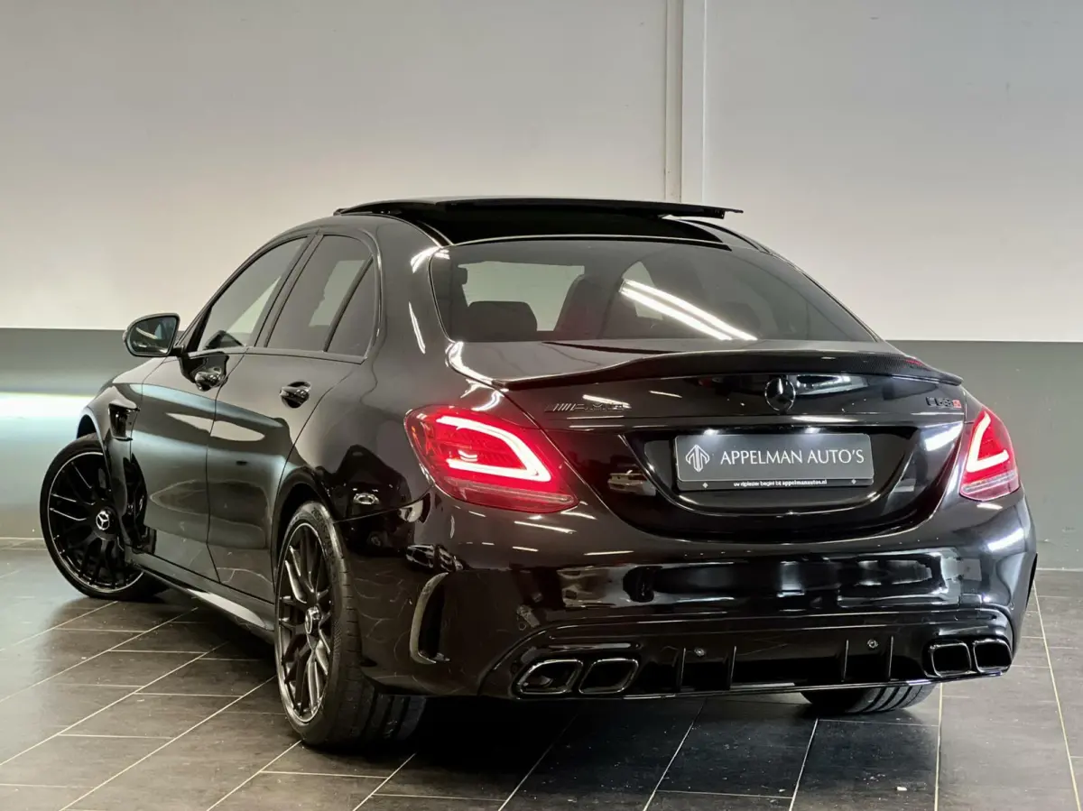 63 AMG S | Full | Keramische Remmen | 360 Camera | Schaalstoelen | HUD | Dodehoek |