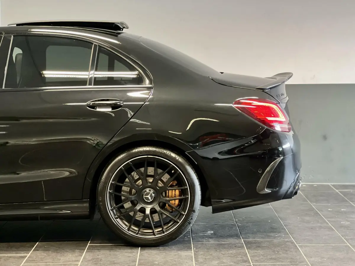 63 AMG S | Full | Keramische Remmen | 360 Camera | Schaalstoelen | HUD | Dodehoek |