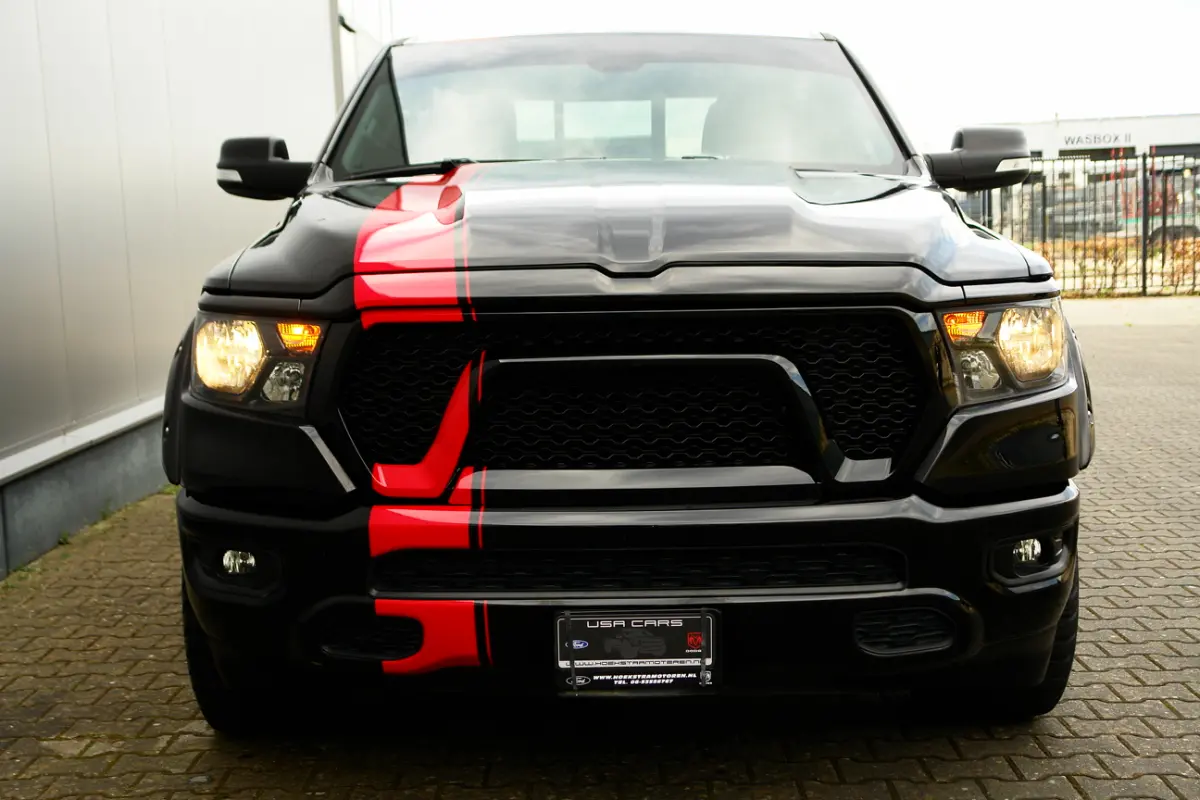 DODGE 1500 5.7 V8 Black Edition