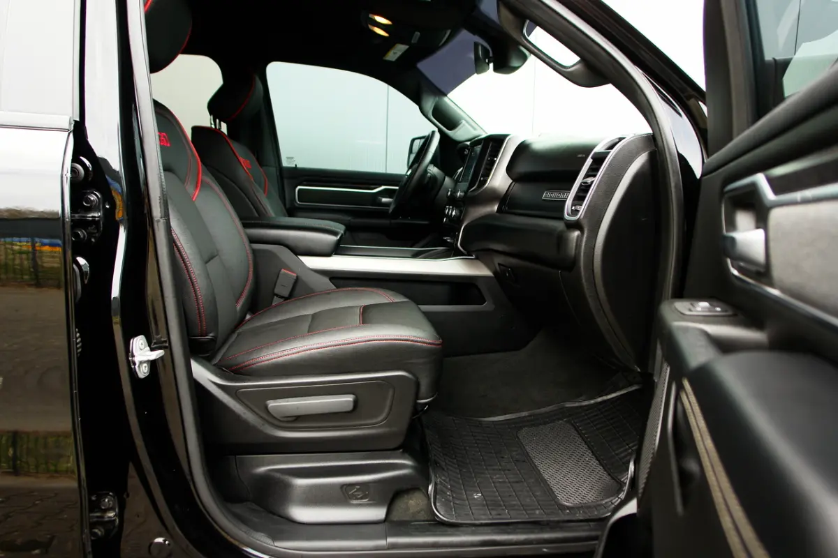 DODGE 1500 5.7 V8 Black Edition