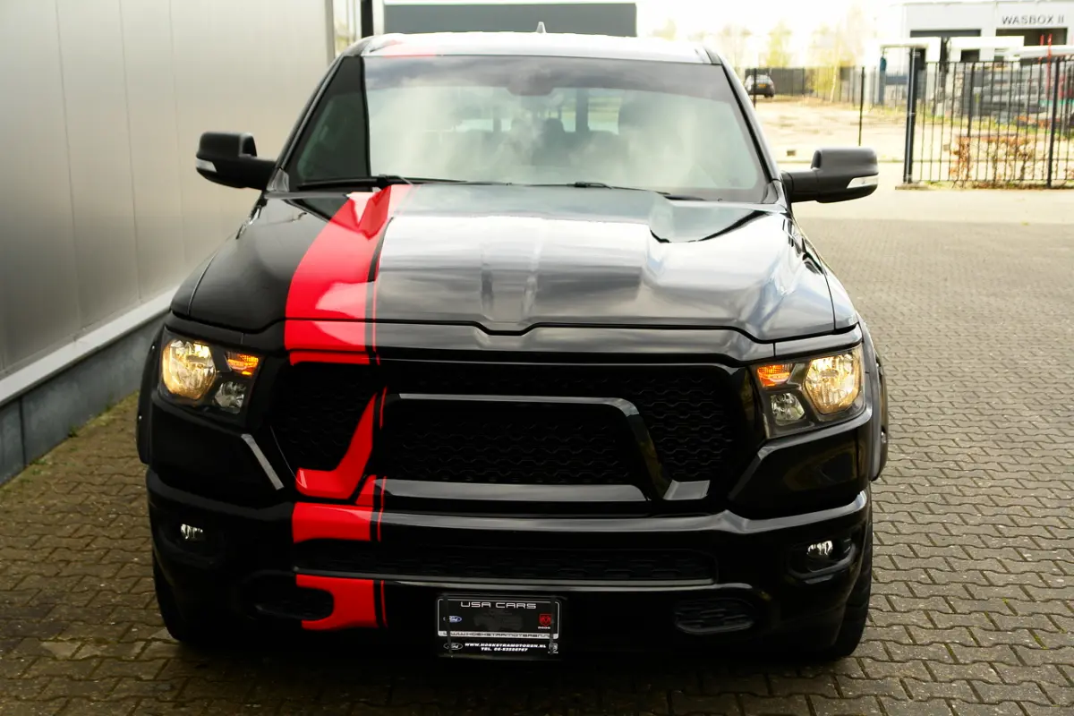 DODGE 1500 5.7 V8 Black Edition