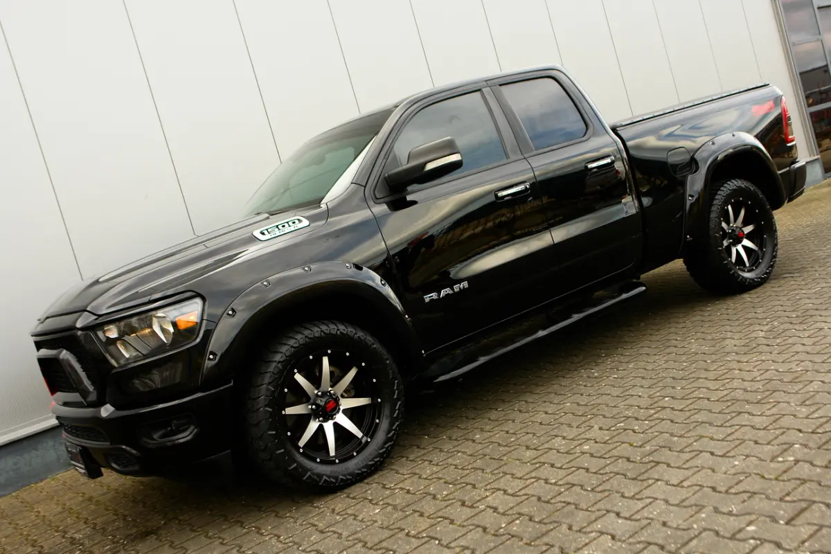 DODGE 1500 5.7 V8 Black Edition