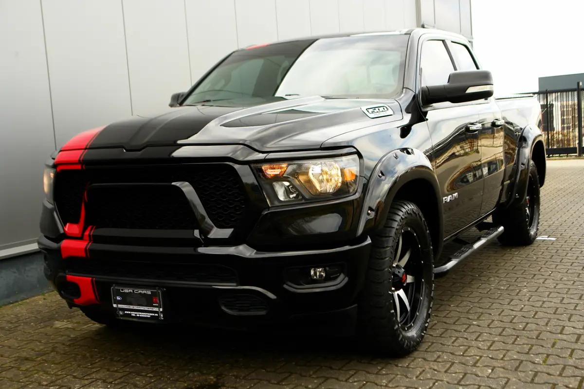 DODGE 1500 5.7 V8 Black Edition