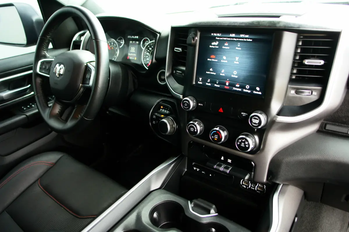 DODGE 1500 5.7 V8 Black Edition