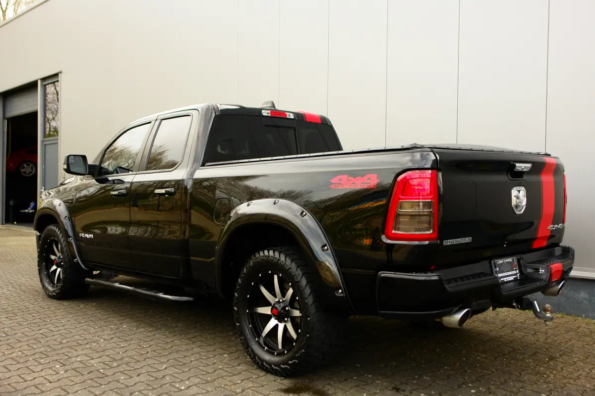 DODGE 1500 5.7 V8 Black Edition