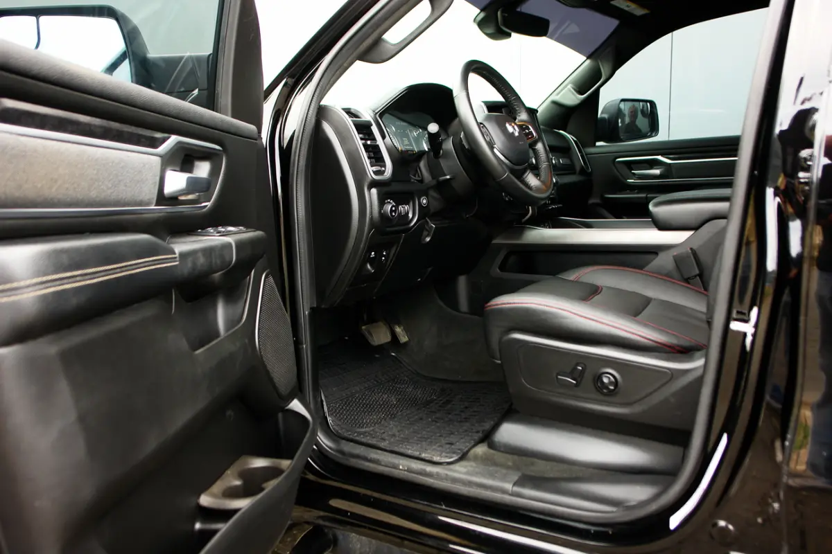 DODGE 1500 5.7 V8 Black Edition