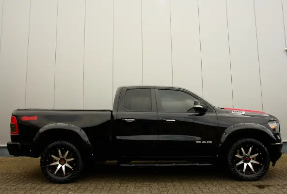 DODGE 1500 5.7 V8 Black Edition