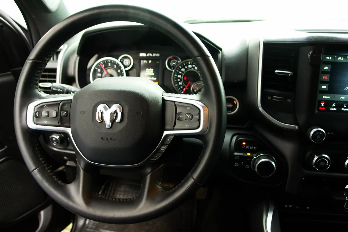 DODGE 1500 5.7 V8 Black Edition