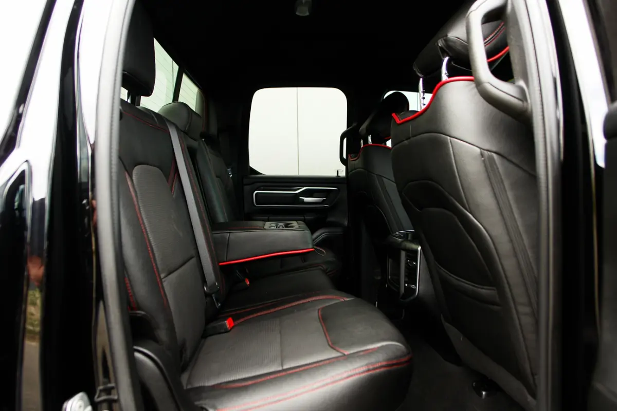 DODGE 1500 5.7 V8 Black Edition