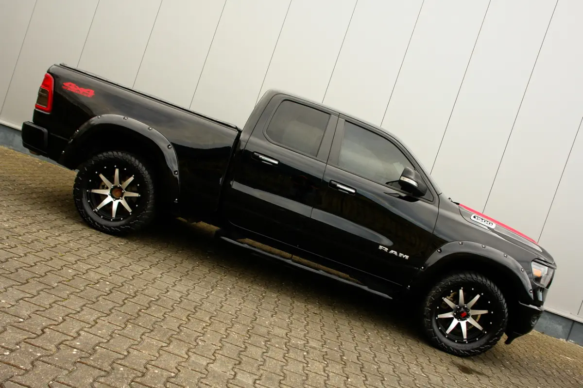 DODGE 1500 5.7 V8 Black Edition
