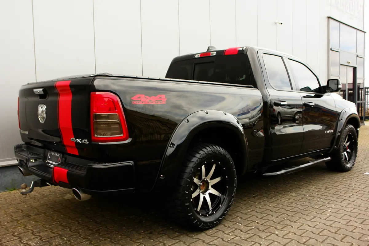DODGE 1500 5.7 V8 Black Edition