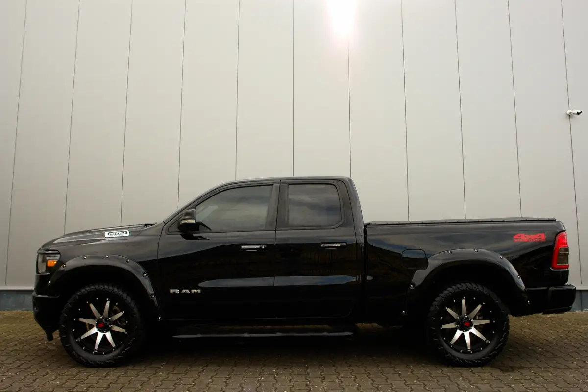 DODGE 1500 5.7 V8 Black Edition