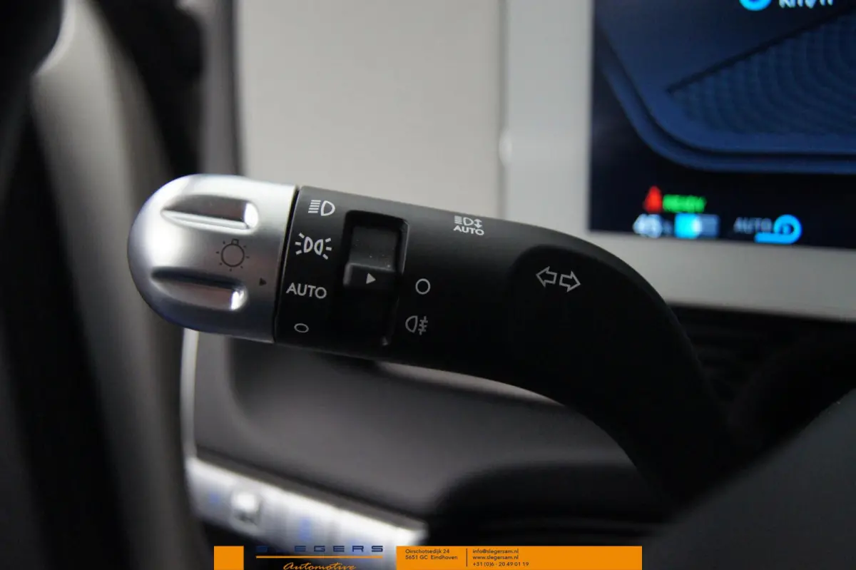 Lounge Techniq +Uniq pakket Bose Leer Head up
