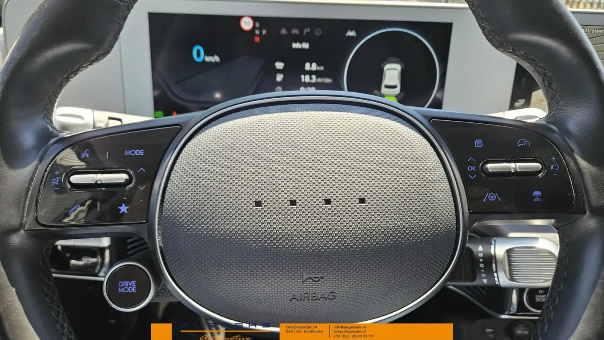 Lounge Techniq +Uniq pakket Bose Leer Head up
