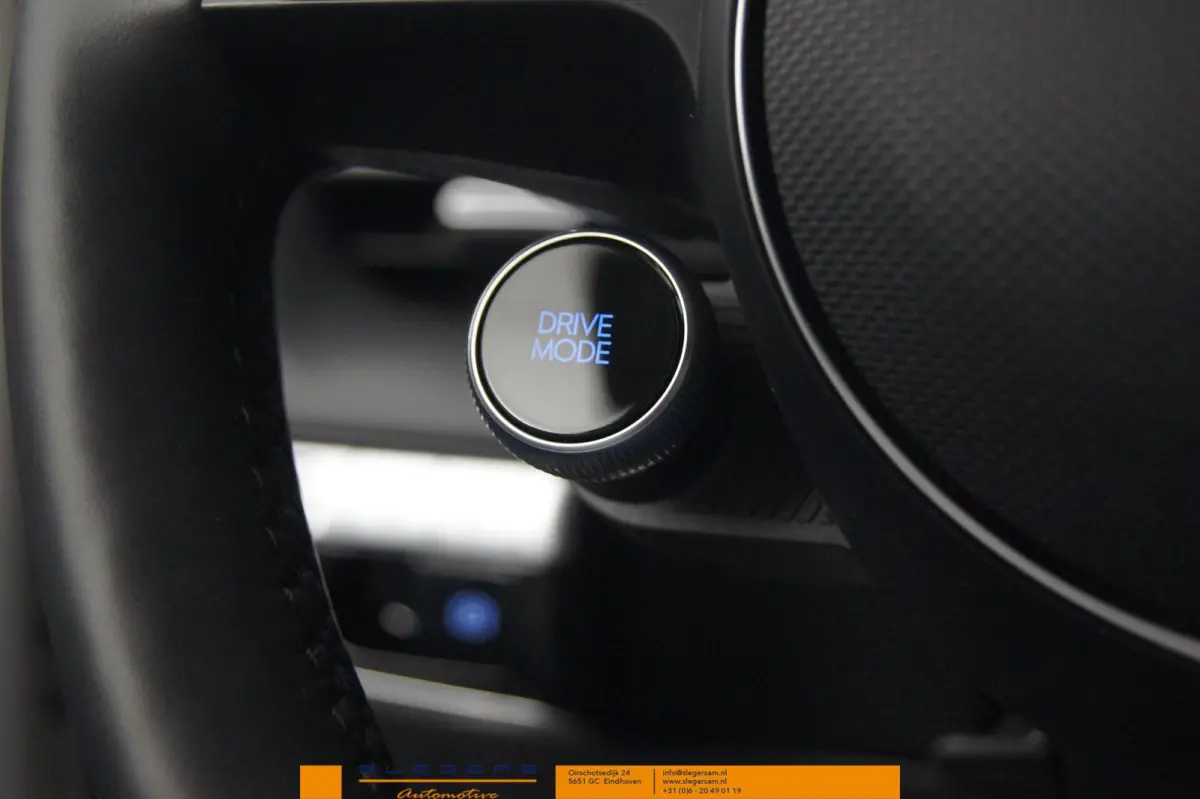 Lounge Techniq +Uniq pakket Bose Leer Head up