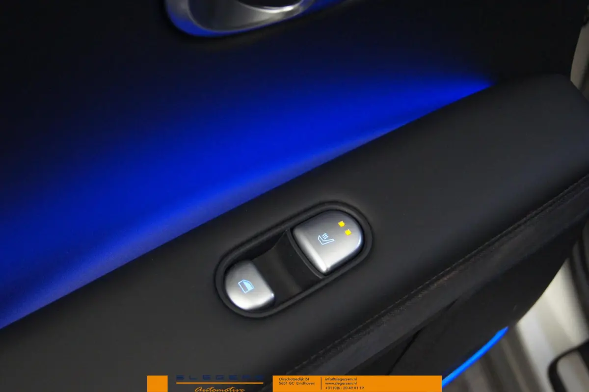 Lounge Techniq +Uniq pakket Bose Leer Head up