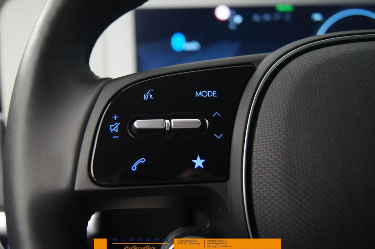 Lounge Techniq +Uniq pakket Bose Leer Head up