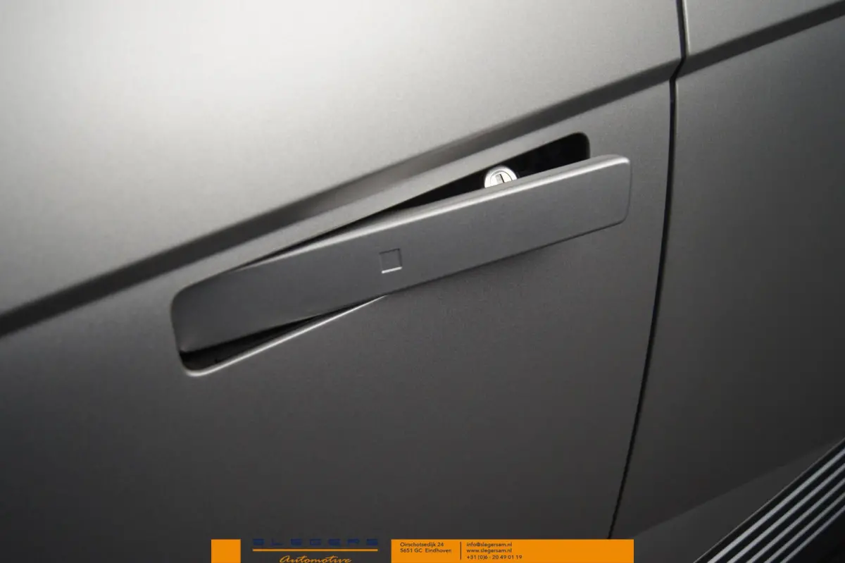 Lounge Techniq +Uniq pakket Bose Leer Head up