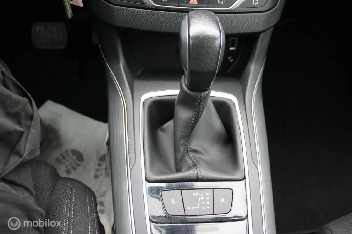 1.2 PureTech Blue Lease Premium