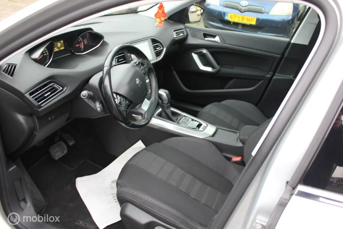 1.2 PureTech Blue Lease Premium
