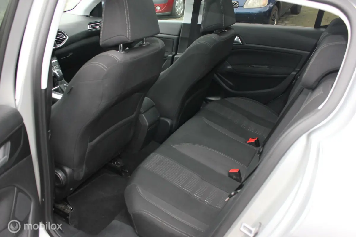 1.2 PureTech Blue Lease Premium