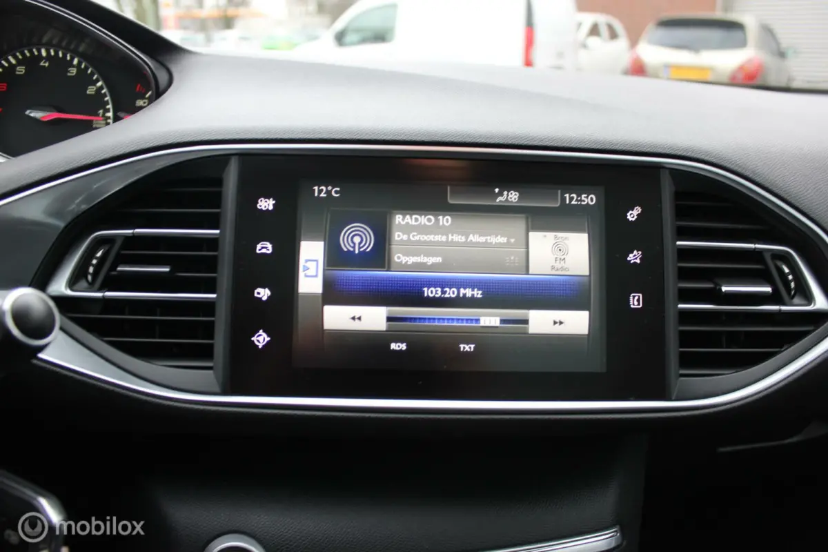 1.2 PureTech Blue Lease Premium