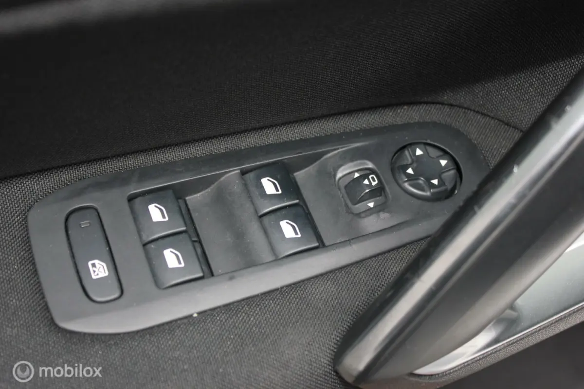1.2 PureTech Blue Lease Premium