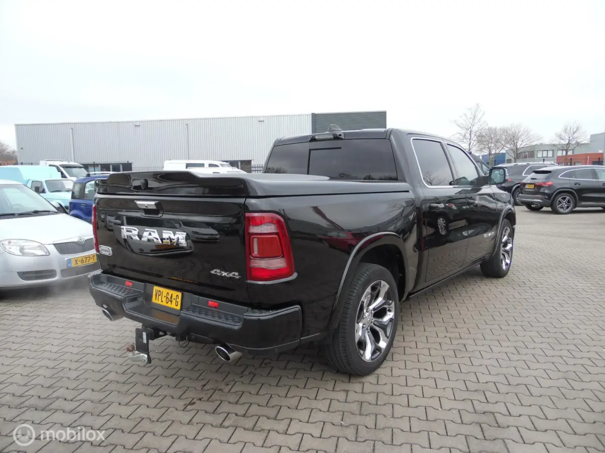 1500 4X4 5.7 V8 4x4 Crew Cab Long Horn Full Options