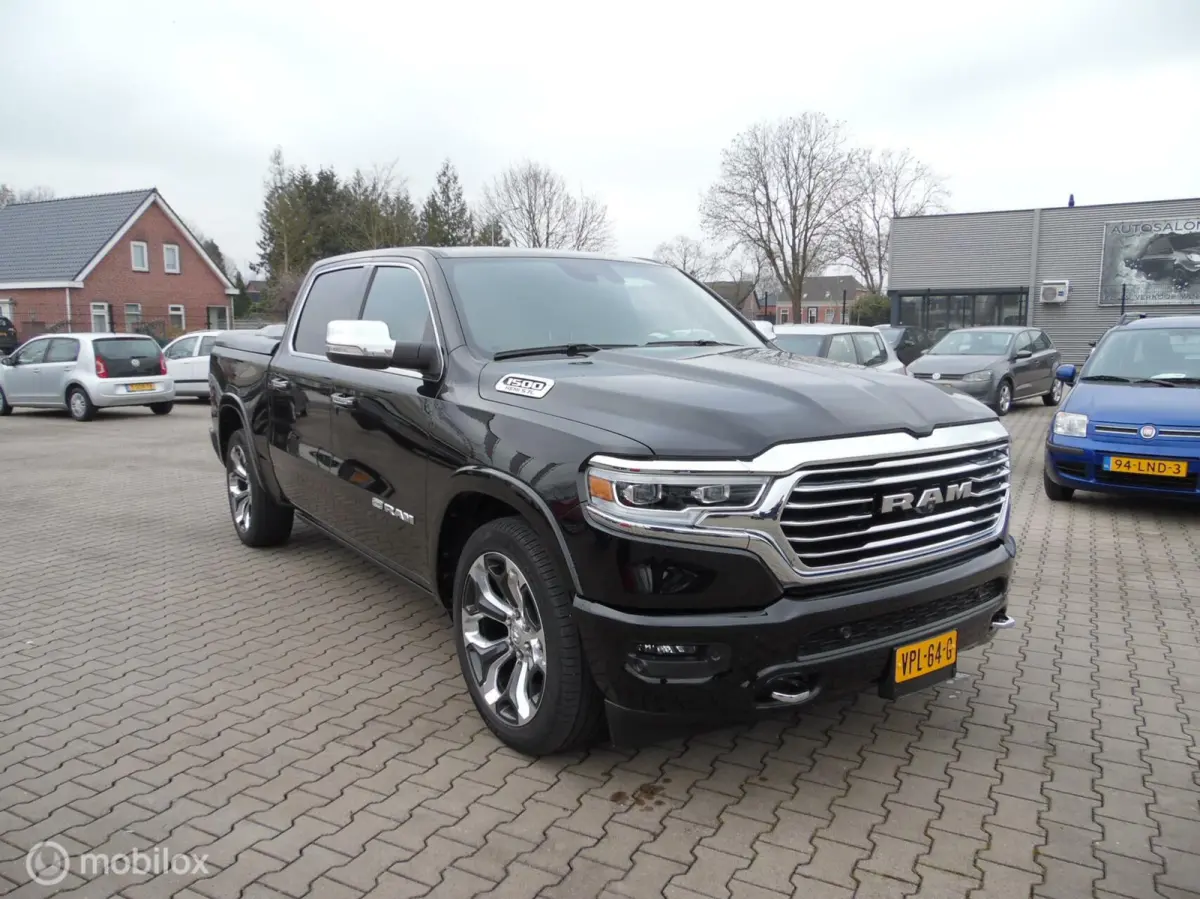 1500 4X4 5.7 V8 4x4 Crew Cab Long Horn Full Options
