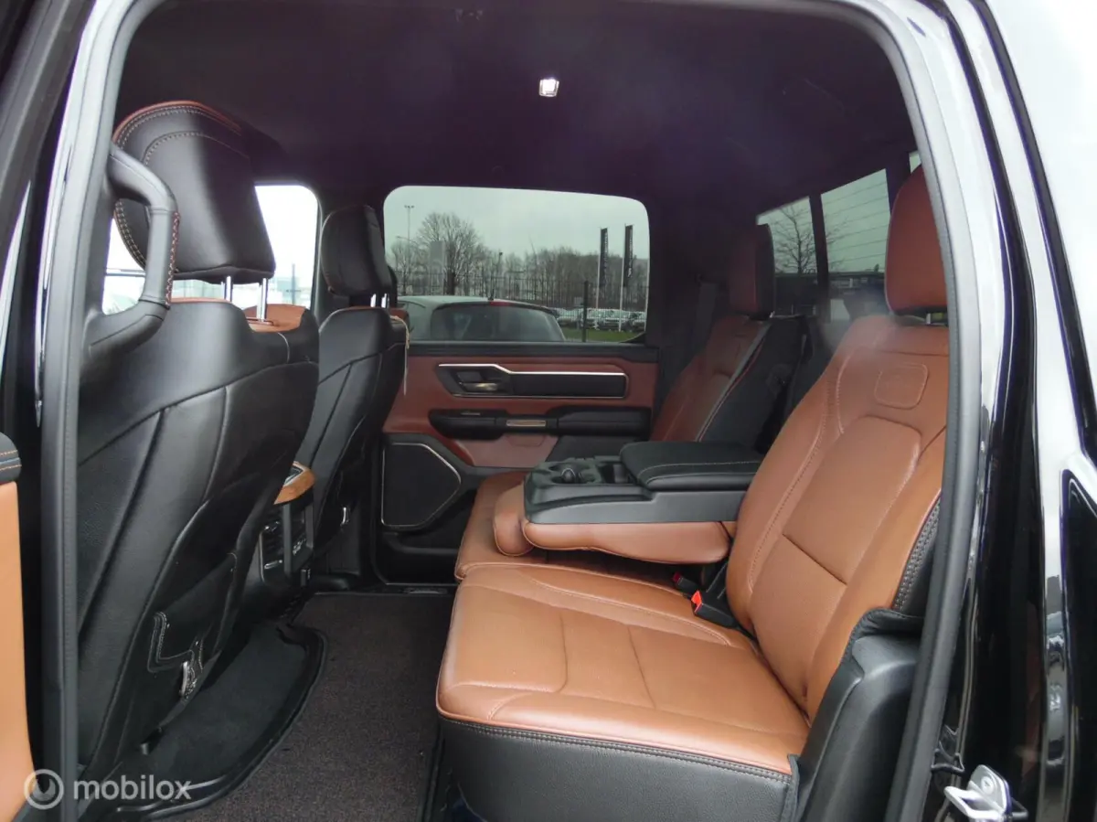 1500 4X4 5.7 V8 4x4 Crew Cab Long Horn Full Options
