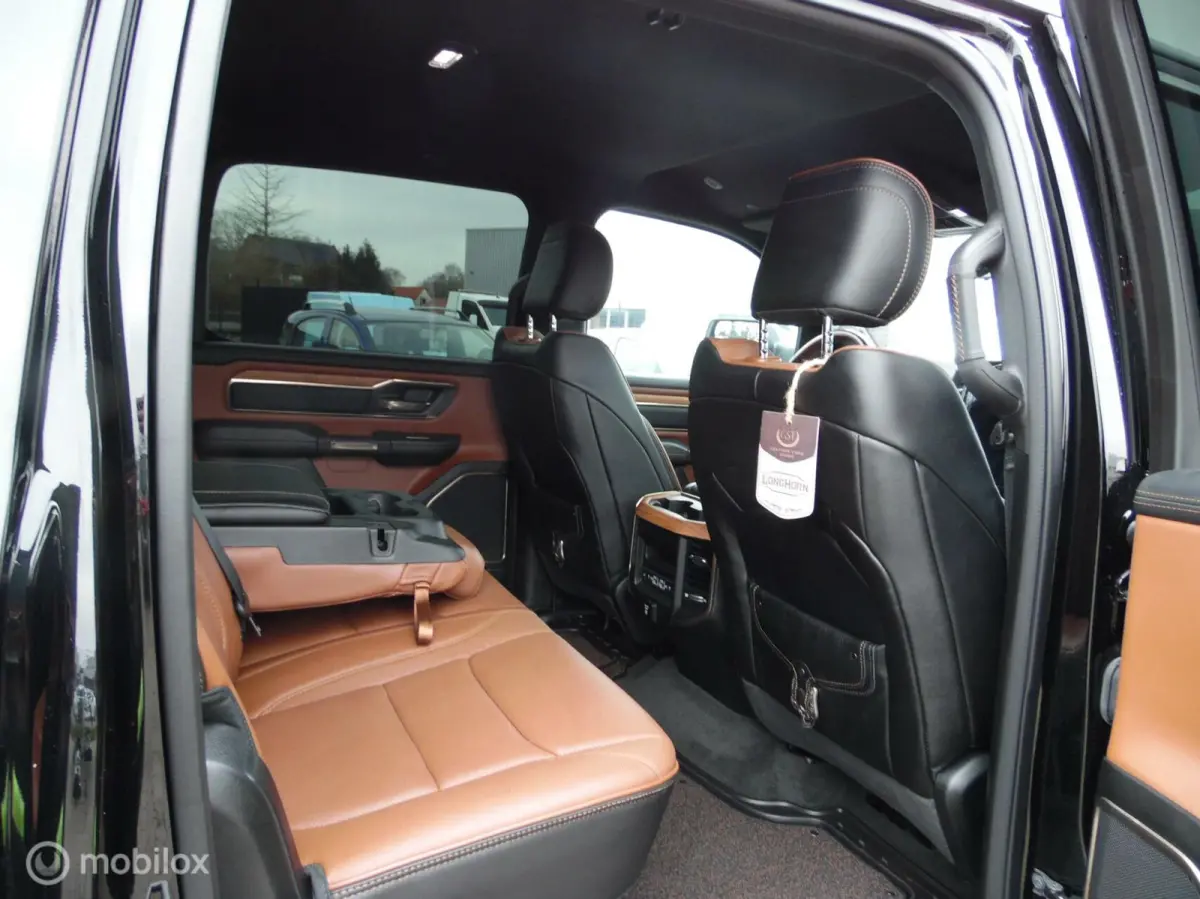 1500 4X4 5.7 V8 4x4 Crew Cab Long Horn Full Options