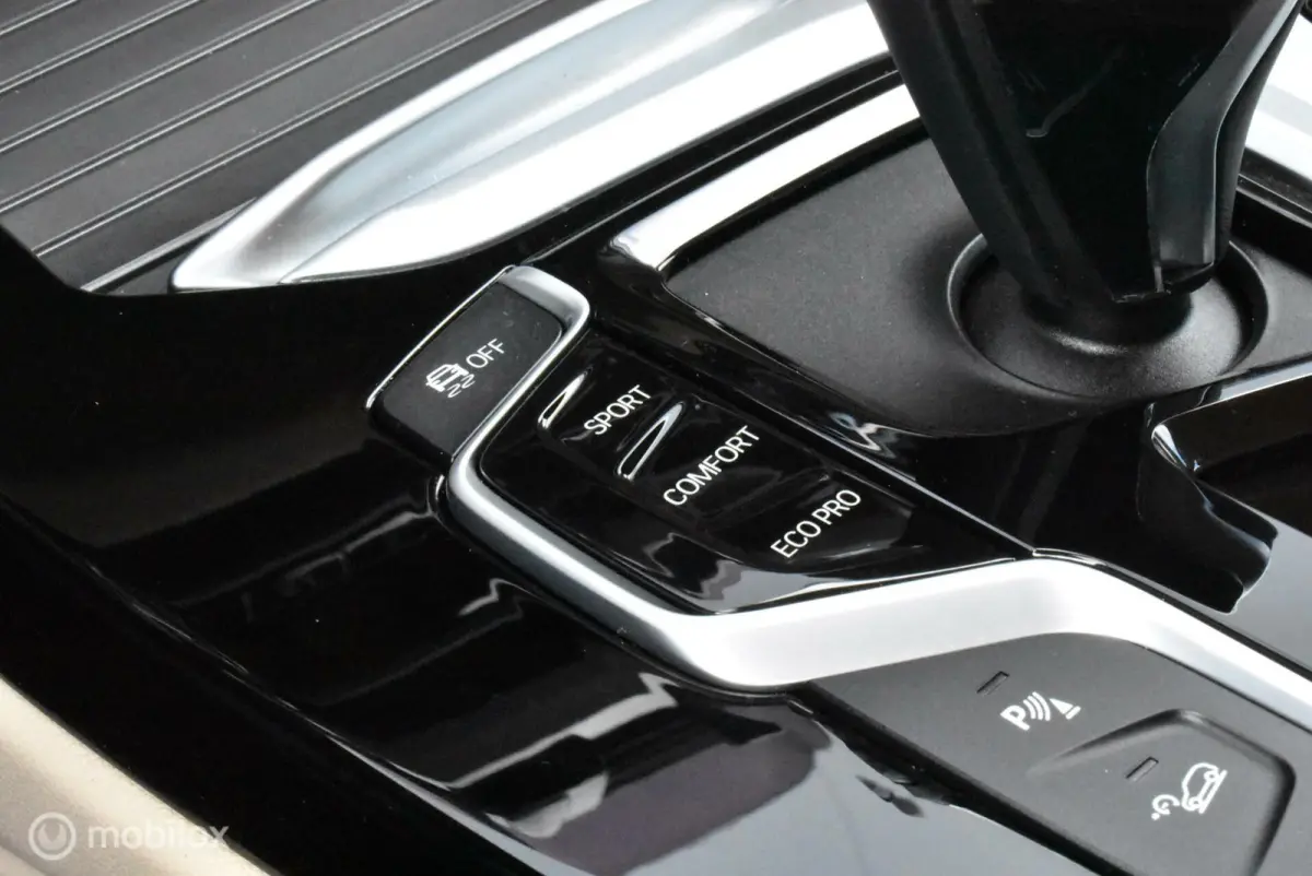 xDrive20i High Exe 2019 1e Eignr! Leder Navi LED Sportstoelen Stoelverwarming Trekhaak