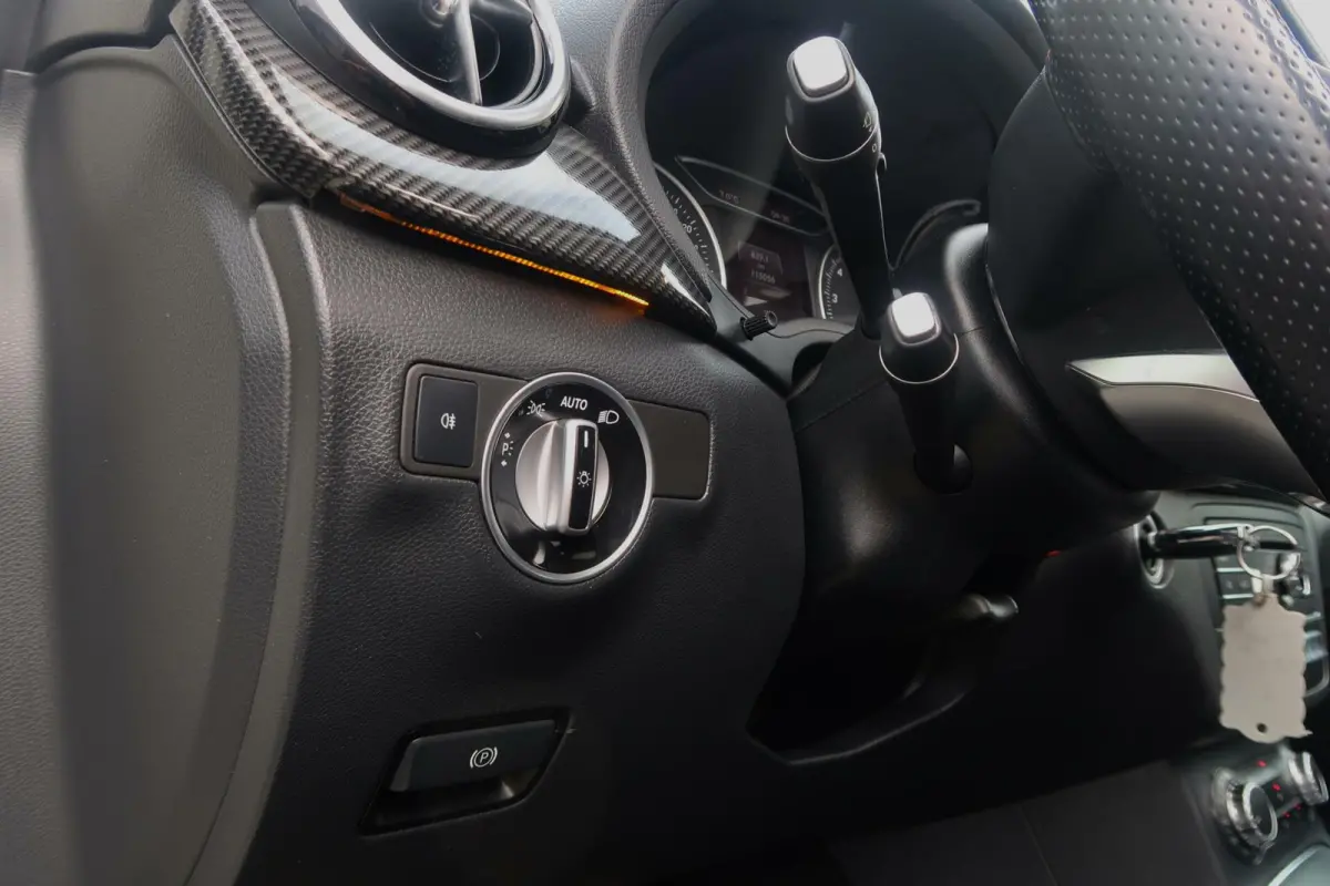 180 AMG|PANORAMADAK|FACELIFT|NAVIGATIE|BLUETOOTH|XENON-LED|DEALER ONDERHOUDEN