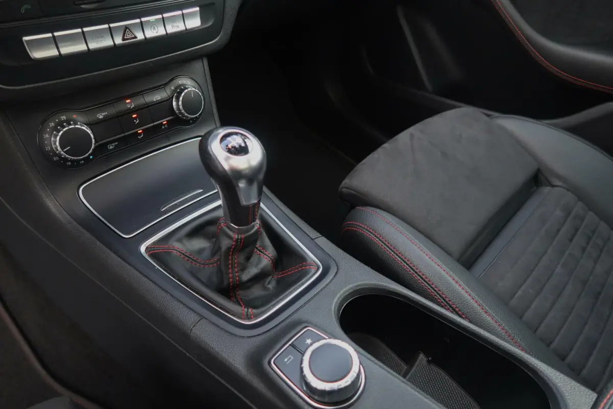 180 AMG|PANORAMADAK|FACELIFT|NAVIGATIE|BLUETOOTH|XENON-LED|DEALER ONDERHOUDEN