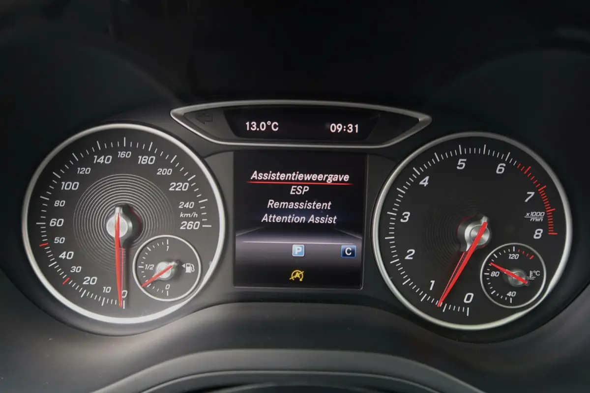 180 AMG|PANORAMADAK|FACELIFT|NAVIGATIE|BLUETOOTH|XENON-LED|DEALER ONDERHOUDEN