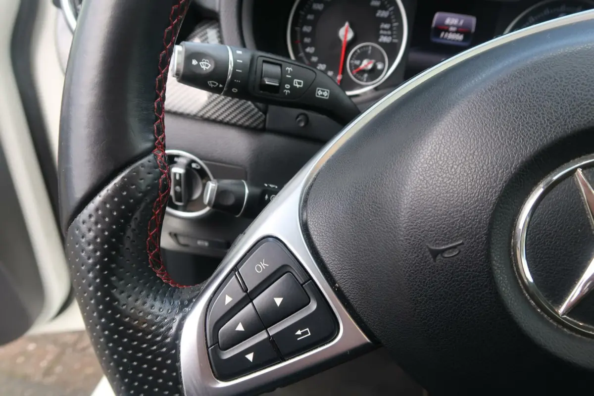 180 AMG|PANORAMADAK|FACELIFT|NAVIGATIE|BLUETOOTH|XENON-LED|DEALER ONDERHOUDEN