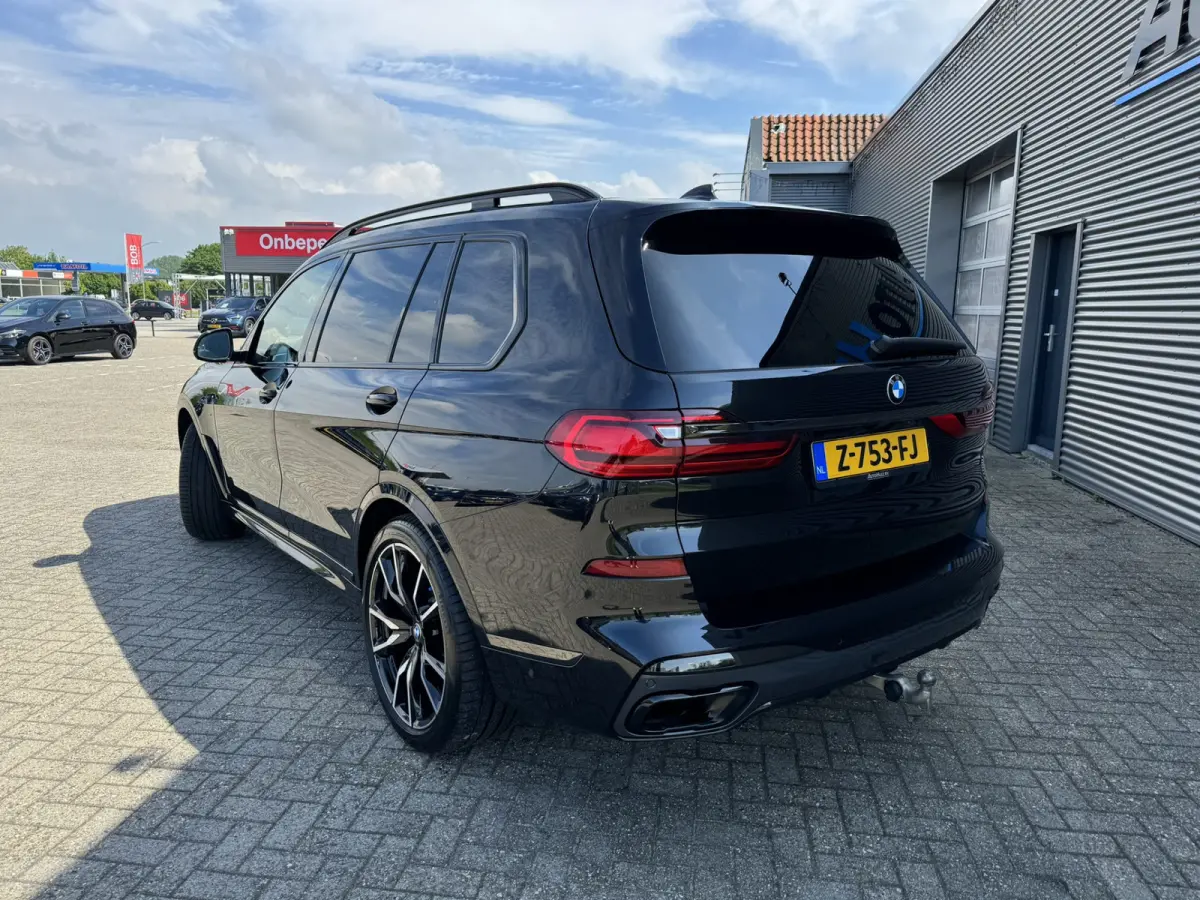 xDrive40d 340 PK High Executive M Sport Executive Drive Pro 7 Zits Trekhaak Panoramadak Harman- Kardon ACC 4WD besturing Luchtvering Standkachel Stuurverwarming Stoelventilatie 360 Graden Ca