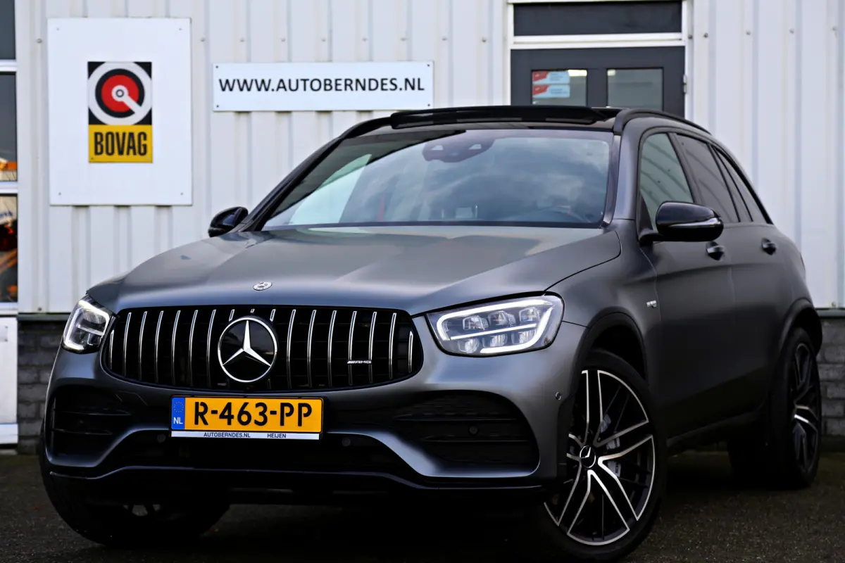43 AMG 390PK 4MATIC 9-G Aut.*Designo Selenitgrau Mango!*Incl. BTW*Nieuw Model*Perfect MB Onderh.*Night Pakket/Pano/Sfeerverl./Matrix LED/Elek. Trekhaak/Burmester/Apple Carplay-Android/HUD/MB