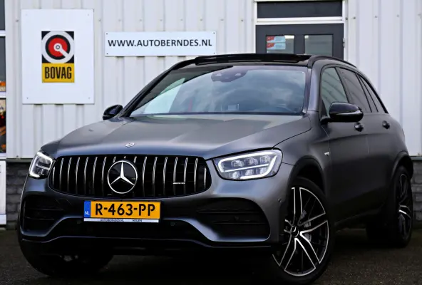 43 AMG 390PK 4MATIC 9-G Aut.*Designo Selenitgrau Mango!*Incl. BTW*Nieuw Model*Perfect MB Onderh.*Night Pakket/Pano/Sfeerverl./Matrix LED/Elek. Trekhaak/Burmester/Apple Carplay-Android/HUD/MB