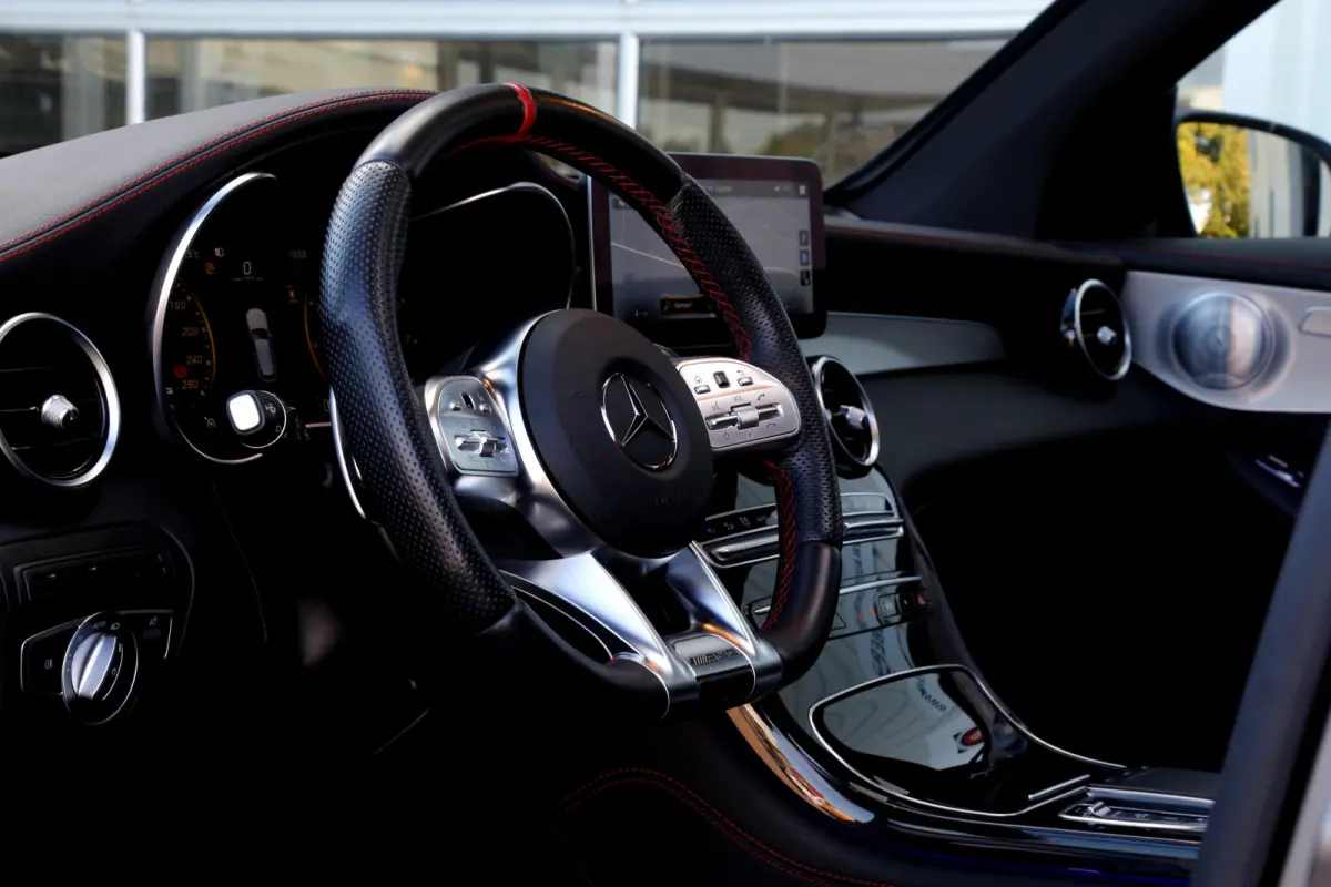 43 AMG 390PK 4MATIC 9-G Aut.*Designo Selenitgrau Mango!*Incl. BTW*Nieuw Model*Perfect MB Onderh.*Night Pakket/Pano/Sfeerverl./Matrix LED/Elek. Trekhaak/Burmester/Apple Carplay-Android/HUD/MB