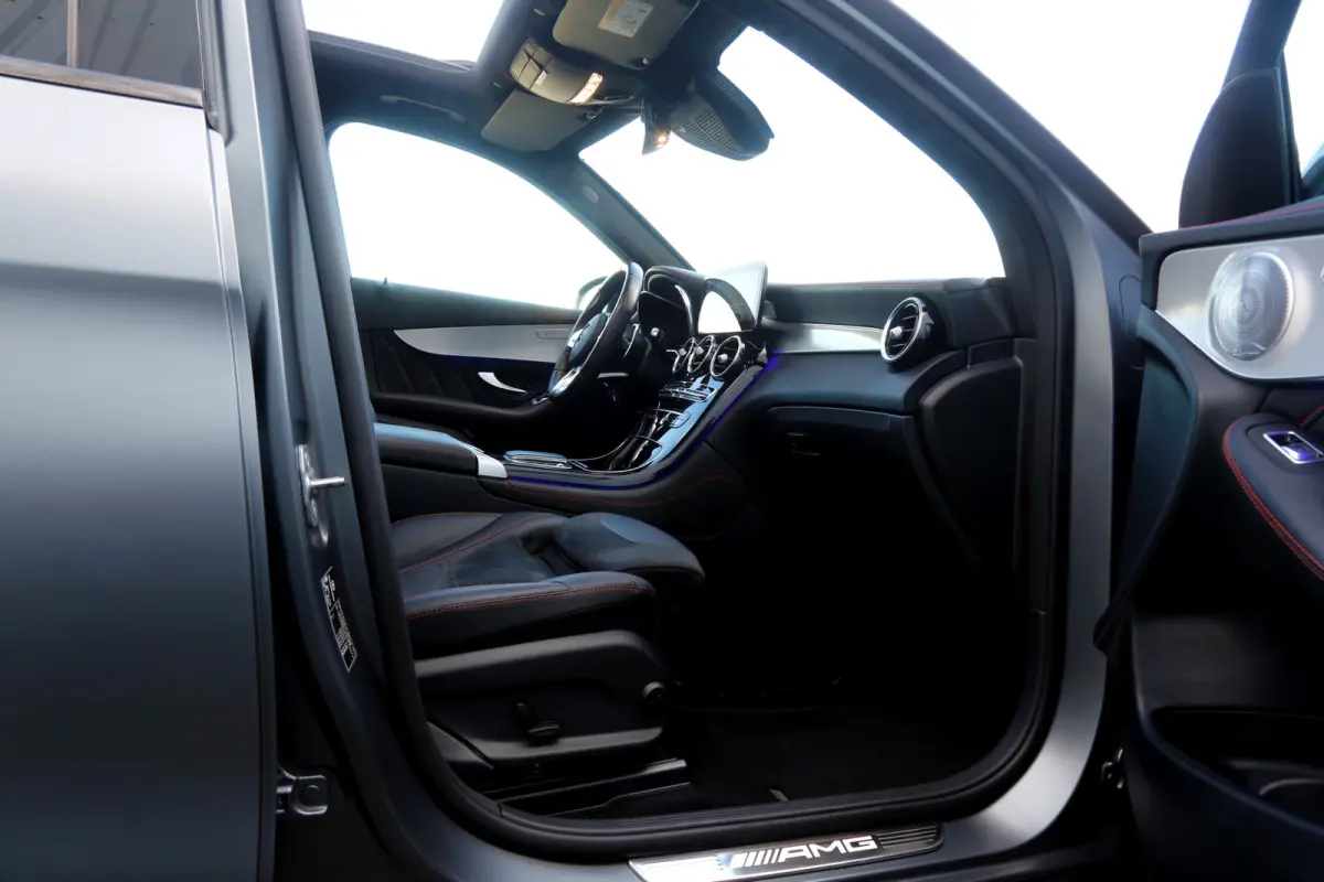 43 AMG 390PK 4MATIC 9-G Aut.*Designo Selenitgrau Mango!*Incl. BTW*Nieuw Model*Perfect MB Onderh.*Night Pakket/Pano/Sfeerverl./Matrix LED/Elek. Trekhaak/Burmester/Apple Carplay-Android/HUD/MB
